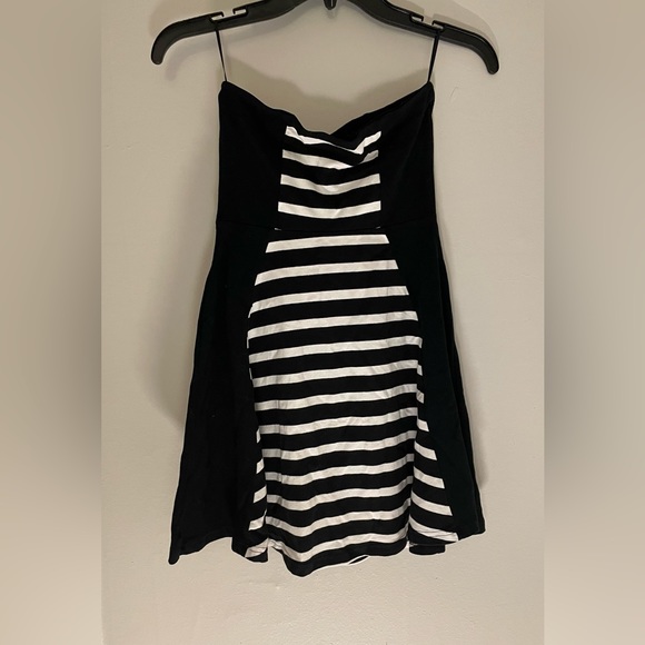 Strapless dress black and white stripped. Size XS - Picture 4 of 5